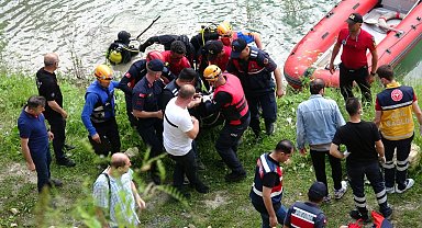 19 yaşındaki genç gölette boğuldu