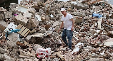 24 yılda iki kez evi yıkıldı