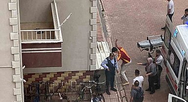 3'üncü kattan düşen şahıs hayatını kaybetti