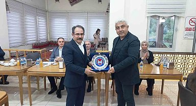 34 yıllık eğitimci başarılı Müdür Sezer'e veda yemeği