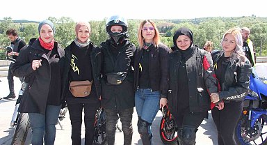 350 motosiklet tutkunu Bilecik'te buluştu, tarihi mekanları ziyaret etti