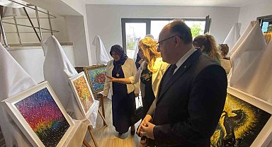 'Kadın El Ele' sergisi açıldı