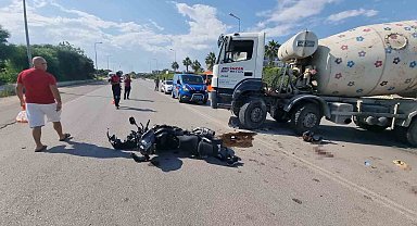 'U' dönüşü yapan beton mikseri motosikletle çarpıştı: 2 yaralı