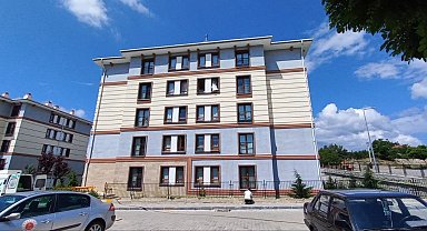 4. kattan düşen yaşlı adam hayatını kaybetti