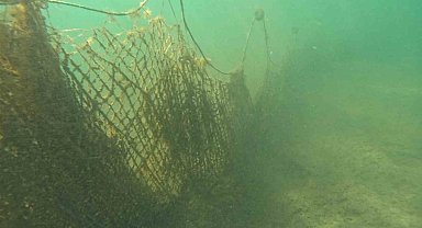 50 bin metrekare hayalet ağ denizlerden arındırıldı