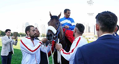 97. Gazi Koşusu'nun kazananı jokey Mehmet Kaya: "Rüyada gibiyim"