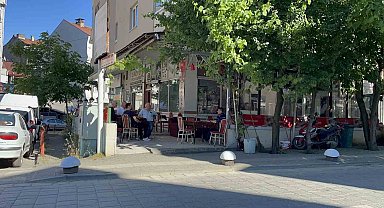 Acemi şoför masayı dağıttı