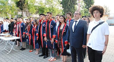 Adana Borsa Lisesi 50'inci yılında 83 mezun verdi