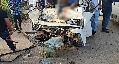 Adana'da minibüsle halk otobüsü çarpıştı: 2 ölü, 2 yaralı