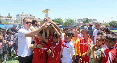 Adıyaman'da öğrenciler arası futbol turnuvası düzenlendi