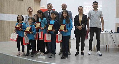 Afyonkarahisar'da en çok kitap okuyan öğrenciye hediye