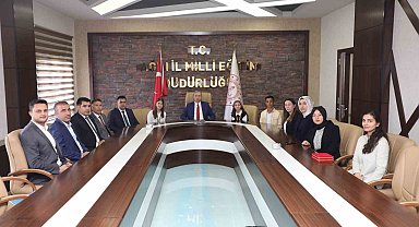 Ağrı Milli Eğitim Müdürü Kökrek, TÜBİTAK şampiyonu olan YBO öğrencilerini ağırladı