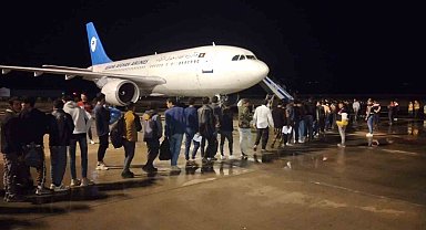 Ağrı'da 229 Afgan göçmen ülkelerine gönderildi