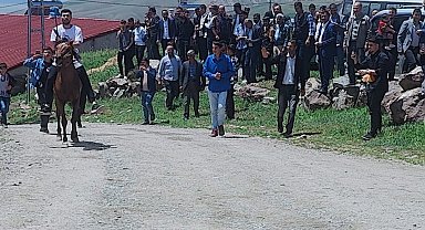 Ağrı'da at yarışı düzenlendi