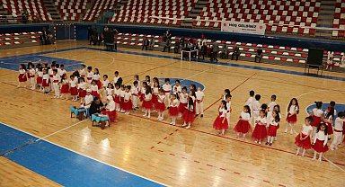 Ağrılı minikler yıl sonu etkinliğinde buluştu