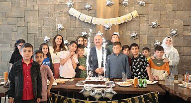 Ağrılı miniklere doğum günü sürprizi