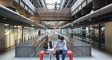 AGÜ, dünya üniversiteleri arasında ilk 200'de