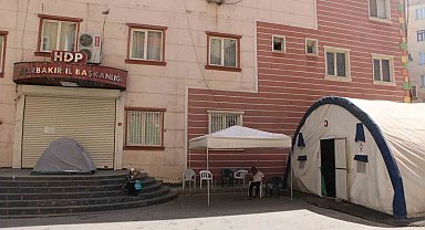 Ailelerin evlat nöbeti kararlılıkla devam ediyor