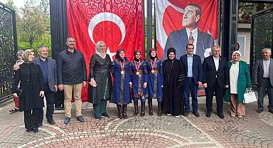 AK Parti heyeti Şeyh Edebali türbesinde buluştu