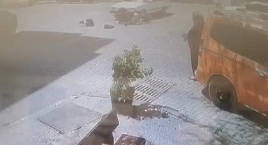 Akülü bisiklet ile otomobil çarpıştı: 2 kız kardeş yaralandı