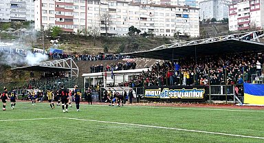 Alaplılı taraftarlar yeni tribün istiyor