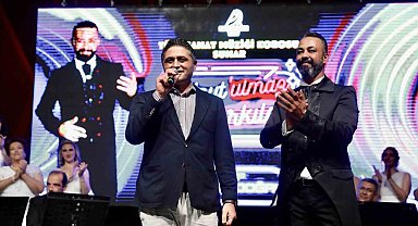 Aliağa Belediyesi Sanatevi TSM Korosu'ndan 'Unutulmaz Şarkılar'