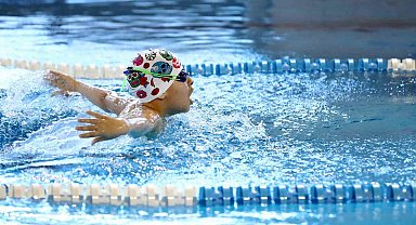 Aliağa Gençlik Merkezinde yaz dönemi yüzme kursları başlıyor
