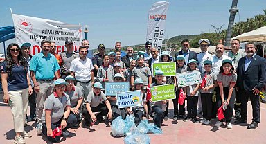 Aliağa sahilinde deniz temizliği yapıldı