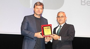 Alim Işık'a 'Yılın belediye başkanı' ödülü