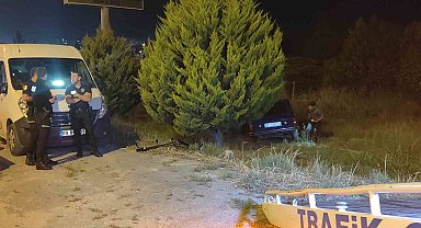 Alkollü sürücünün kullandığı otomobil, polis uygulama noktasında kaza yaptı