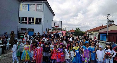 Altıntaş'ta "Geri Dönüşüm Muhteşem Olacak" isimli defile