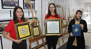 Amasyalı Almina ve Elif tezhip projesiyle Türkiye birincisi oldu