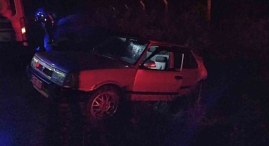 Ambulans otomobile çarptı, 3 sağlıkçı yaralandı