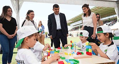 Ana sınıfı öğrencileri, şenlikli havasında mezun oldu