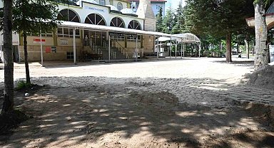 Anadolu Mahallesi Camiinin çevre düzenlemesi yapılıyor