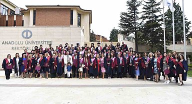 Anadolu Üniversitesi lisansüstü mezunlarını uğurladı