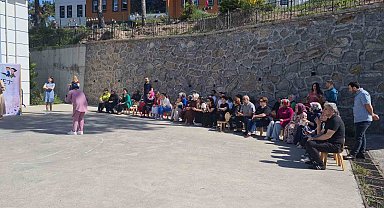 Anaokulu Öğrencileri ilk karnelerini aldı