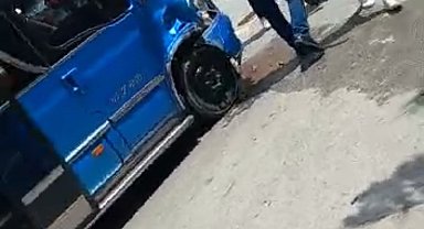 Ankara'da minibüs ile otomobil çarpıştı: 1'i çocuk 5 yaralı