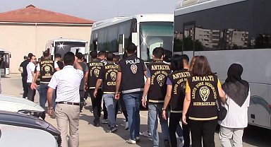 Antalya merkezli 10 ilde 2 milyon TL'lik sanal arkadaşlık sitesi operasyonu