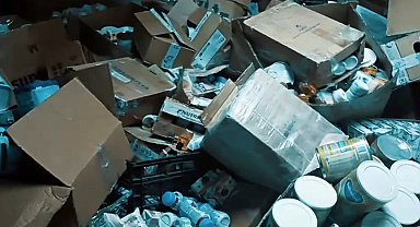 Antalya polisinden sahte ve tarihi geçmiş bebek maması operasyonu