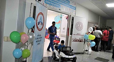 Antalya'da 400 yataklı hastanede çocuklar ameliyata sedye ile değil akülü arabayla gidecek