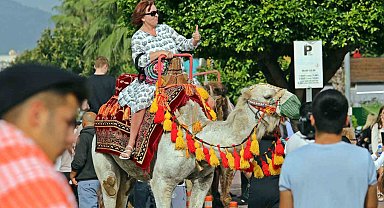 Antalya'da turistleri hayran bırakan Yörük Göçü