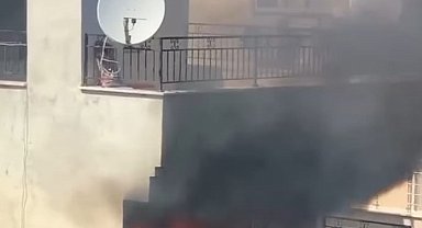 Apartmanda çıkan yangın korkuttu