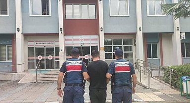 Aranan şahıslar jandarmadan kaçamadı