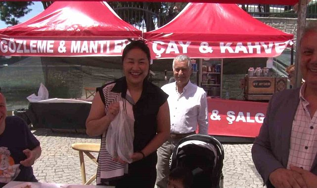 Ataşehir'de künefe yeme yarışmasını Taylandlı depremzede kazandı