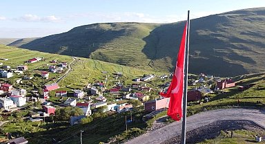 Atatürk'ün silueti görülmeye başlandı