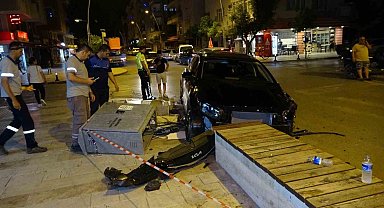 ATV ile otomobil çarpıştı, mahalle karanlığa büründü