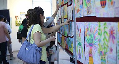 Aydın Büyükşehir Belediyesi kursiyerleri resim yeteneklerini sergiliyor