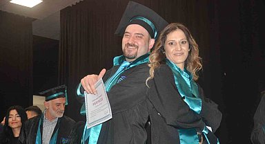 Aynı okulda öğrenim gören abla-kardeş okulu birinci ve ikinci olarak bitirdi