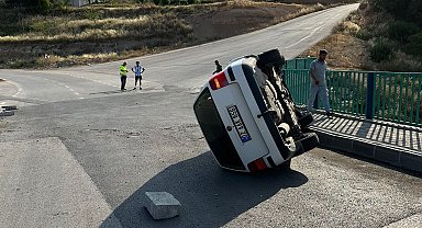 Aynı yolda bir haftada 3 araç takla attı